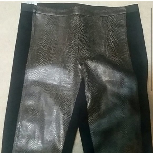 BCBGMAXAZARIA SNAKE PRINT/BLACK LEGGINGS SIZE S - Picture 2 of 6